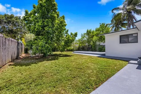 3052 SW 26th Street Miami FL 33133