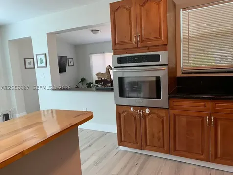 Hallandale Beach FL 33009