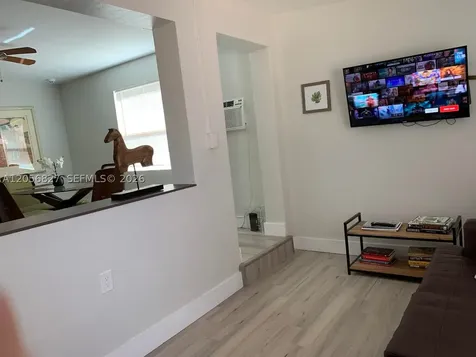 Hallandale Beach FL 33009