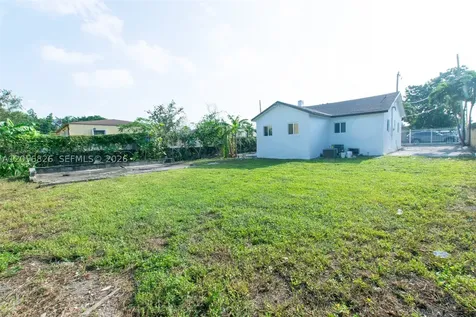 2324 NW 14th Avenue Miami FL 33142