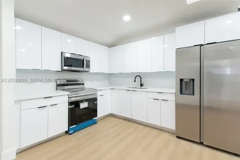 2324 NW 14th Avenue Miami FL 33142