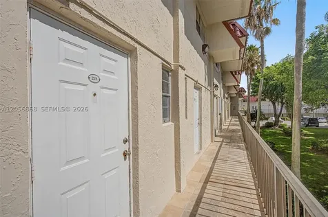 6709 N Kendall Drive Pinecrest FL 33156
