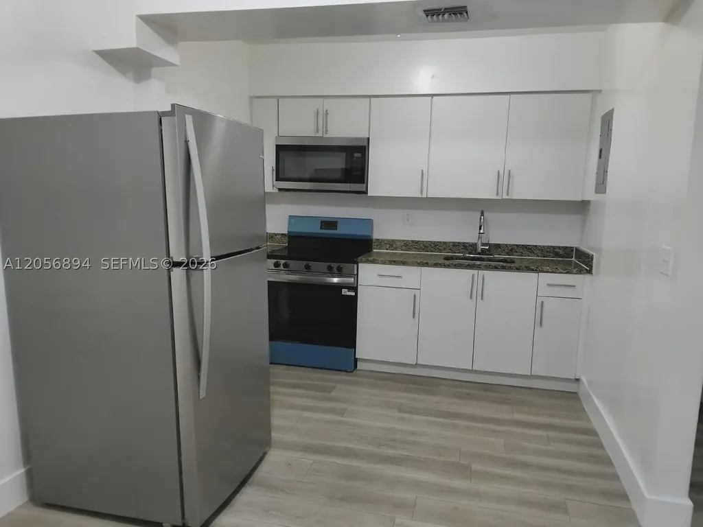 2025 NW 91 Miami FL 33147