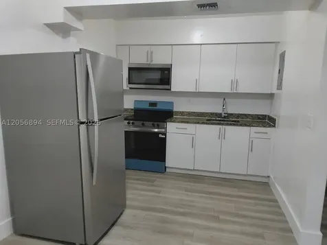 2025 NW 91 Miami FL 33147