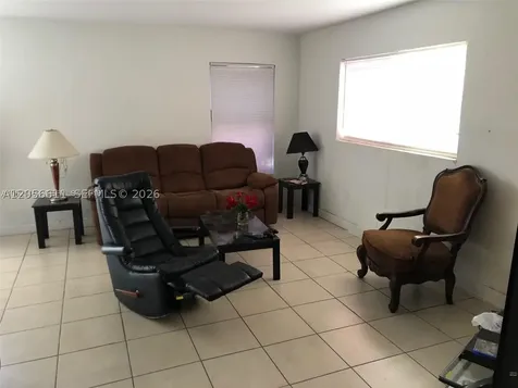 2735 NW 27th Street Miami FL 33142