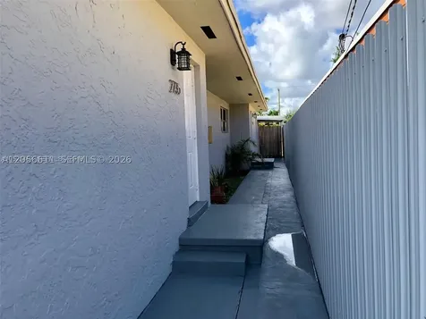 2735 NW 27th Street Miami FL 33142