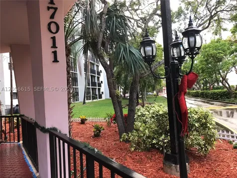 17011 N Bay Road Sunny Isles Beach FL 33160