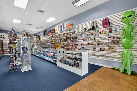 Smoke Shop For Sale In Tamiami Kendall FL 33184