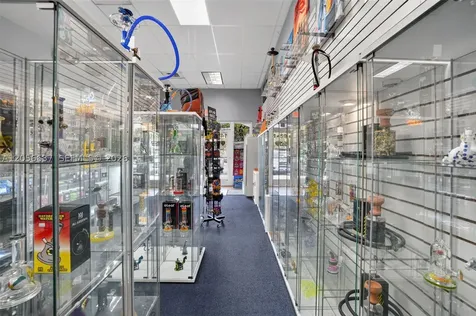 Smoke Shop For Sale In Tamiami Kendall FL 33184