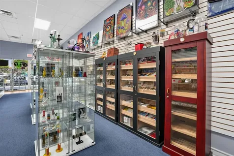 Smoke Shop For Sale In Tamiami Kendall FL 33184
