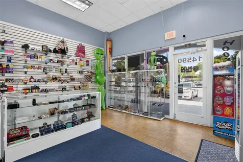 Smoke Shop For Sale In Tamiami Kendall FL 33184
