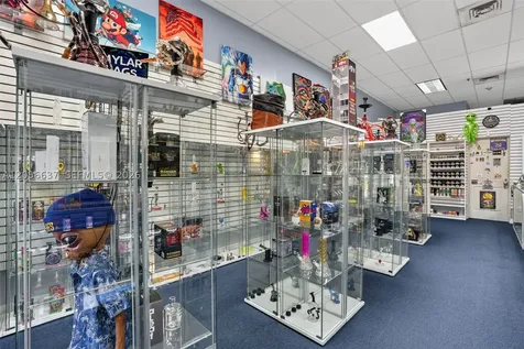 Smoke Shop For Sale In Tamiami Kendall FL 33184