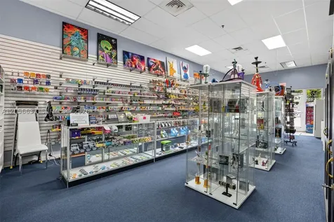 Smoke Shop For Sale In Tamiami Kendall FL 33184