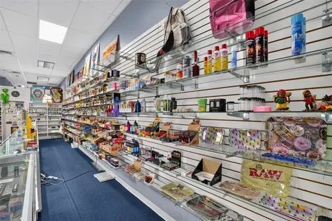 Smoke Shop For Sale In Tamiami Kendall FL 33184