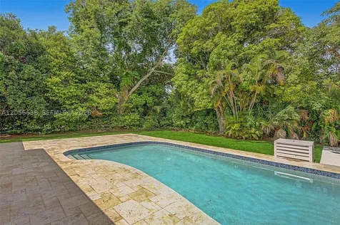 15540 SW 82nd Court Palmetto Bay FL 33157