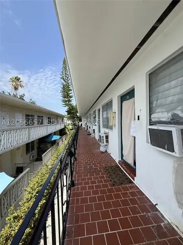 934 Meridian Avenue Miami Beach FL 33139