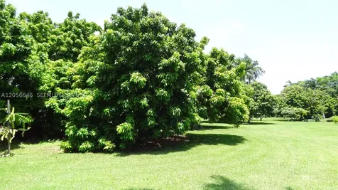 4 Av NE 152 Street Biscayne Gardens FL 33162