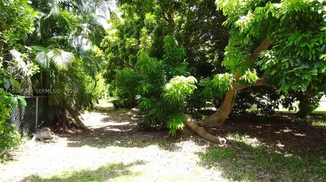 4 Av NE 152 Street Biscayne Gardens FL 33162