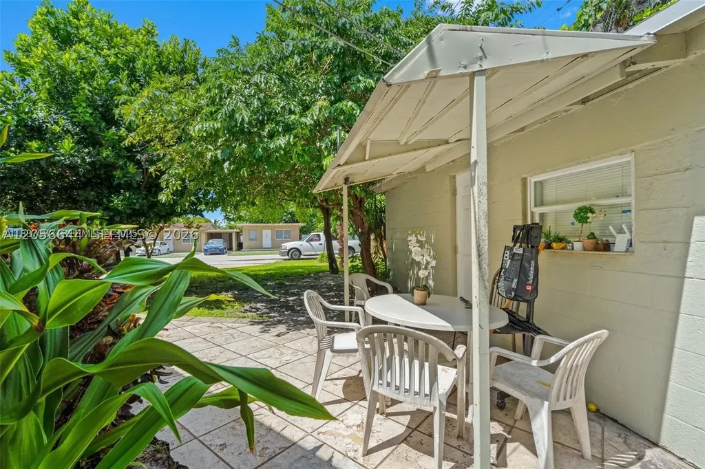 6045 Dawson Street Hollywood FL 33023