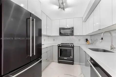 6039 Collins Avenue Miami Beach FL 33140