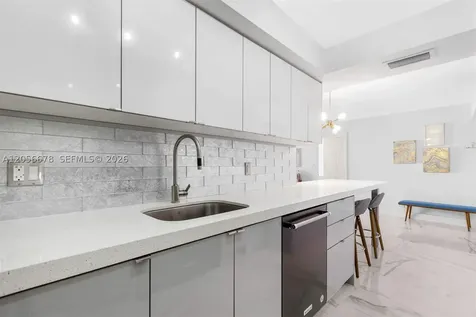 6039 Collins Avenue Miami Beach FL 33140