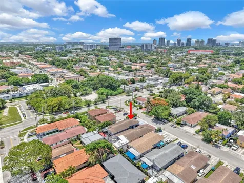 3231 SW 25th Street Miami FL 33133