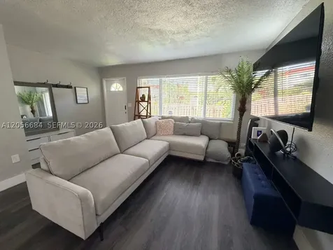 1500 NE 151st Street Miami FL 33162