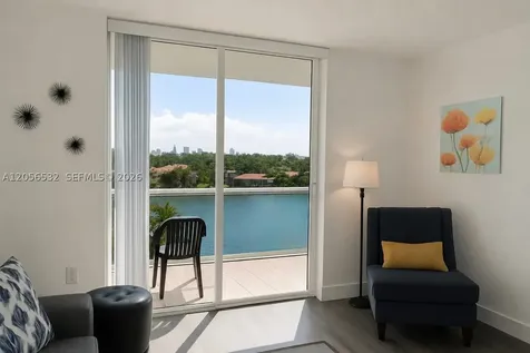 5880 Collins Avenue Miami Beach FL 33140