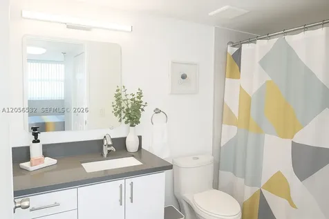 5880 Collins Avenue Miami Beach FL 33140