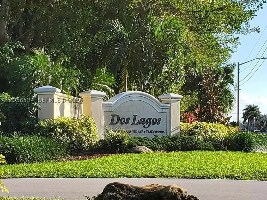 16 Via De Casas Sur Boynton Beach FL 33426