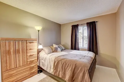 16 Via De Casas Sur Boynton Beach FL 33426