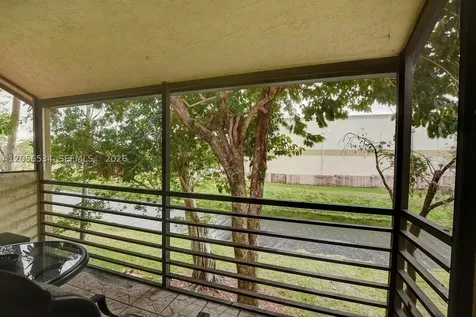 16 Via De Casas Sur Boynton Beach FL 33426