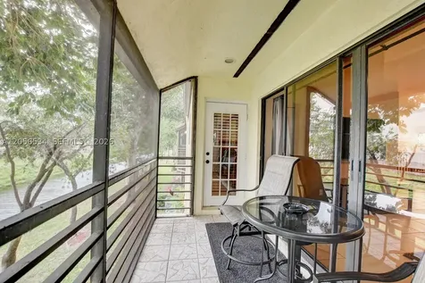 16 Via De Casas Sur Boynton Beach FL 33426