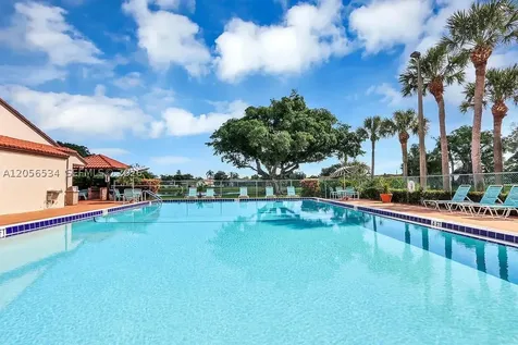 16 Via De Casas Sur Boynton Beach FL 33426