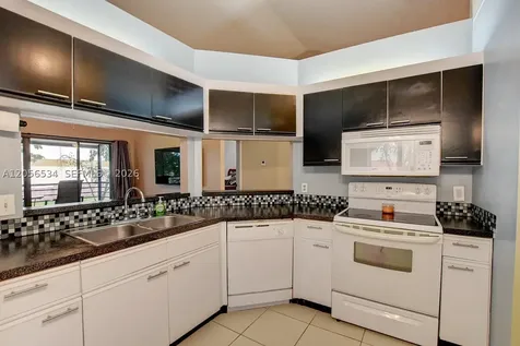 16 Via De Casas Sur Boynton Beach FL 33426