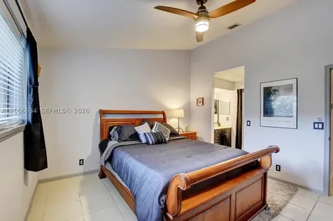 16 Via De Casas Sur Boynton Beach FL 33426