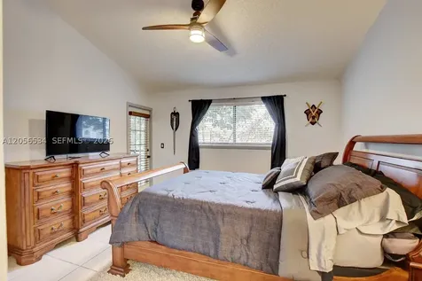 16 Via De Casas Sur Boynton Beach FL 33426