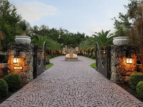 5771 SW 94th Street Pinecrest FL 33156