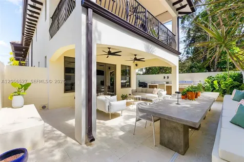 3020 Mcdonald Street Miami FL 33133
