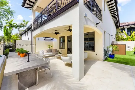 3020 Mcdonald Street Miami FL 33133