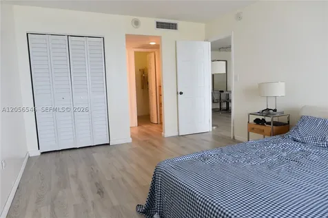 5555 Collins Avenue Miami Beach FL 33140