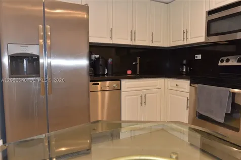 5555 Collins Avenue Miami Beach FL 33140