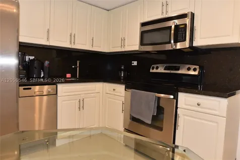 5555 Collins Avenue Miami Beach FL 33140
