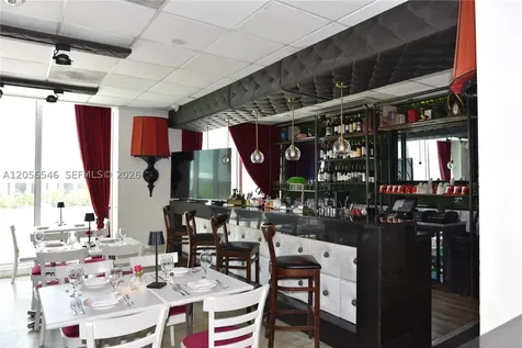 5555 Collins Avenue Miami Beach FL 33140