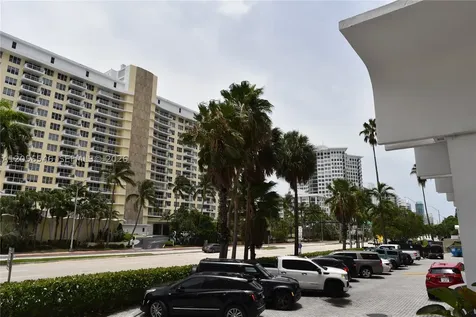5555 Collins Avenue Miami Beach FL 33140