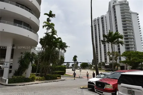 5555 Collins Avenue Miami Beach FL 33140