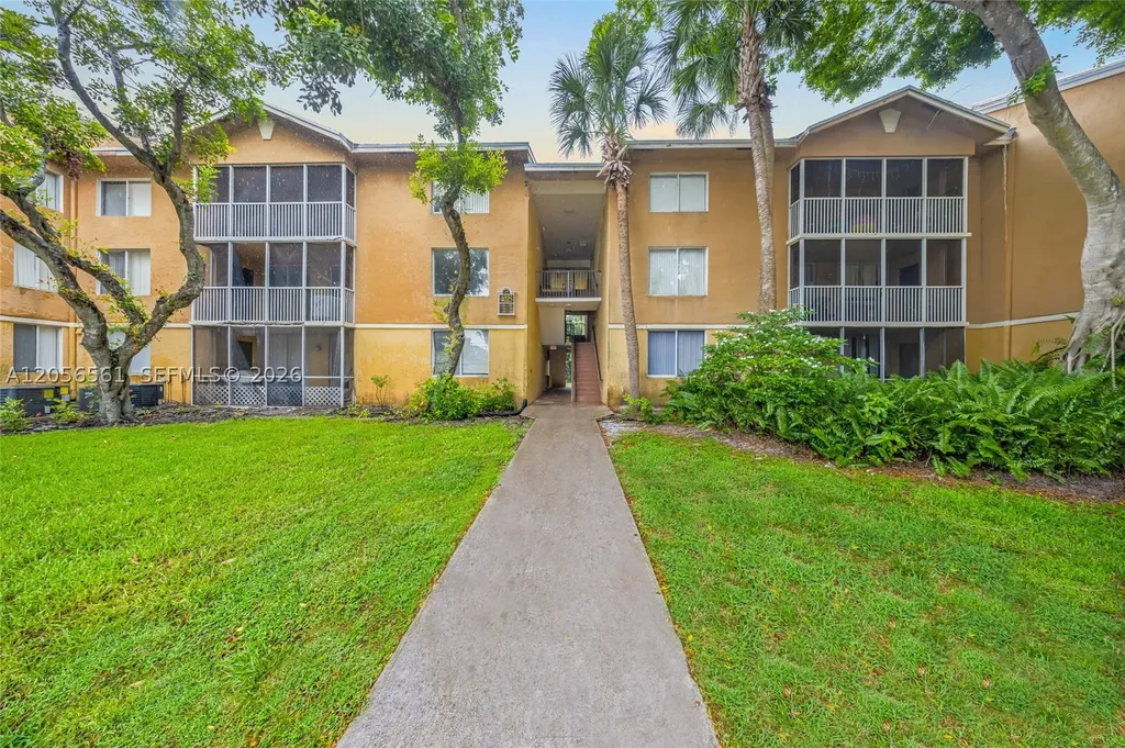 4025 W Mcnab Road Pompano Beach FL 33069