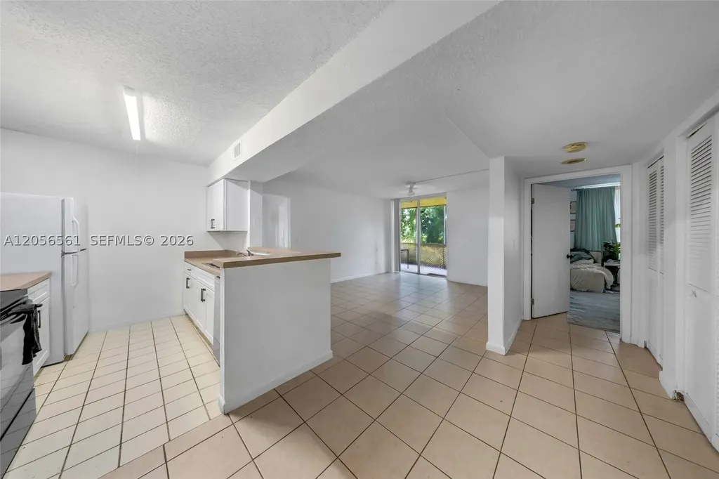 4025 W Mcnab Road Pompano Beach FL 33069