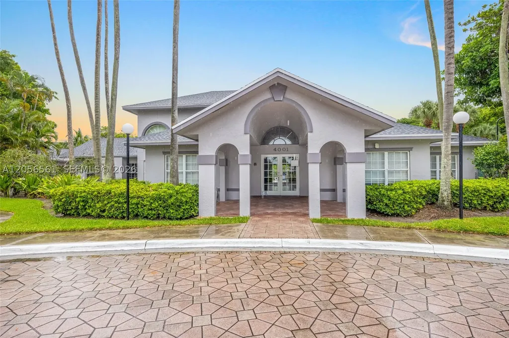 4025 W Mcnab Road Pompano Beach FL 33069