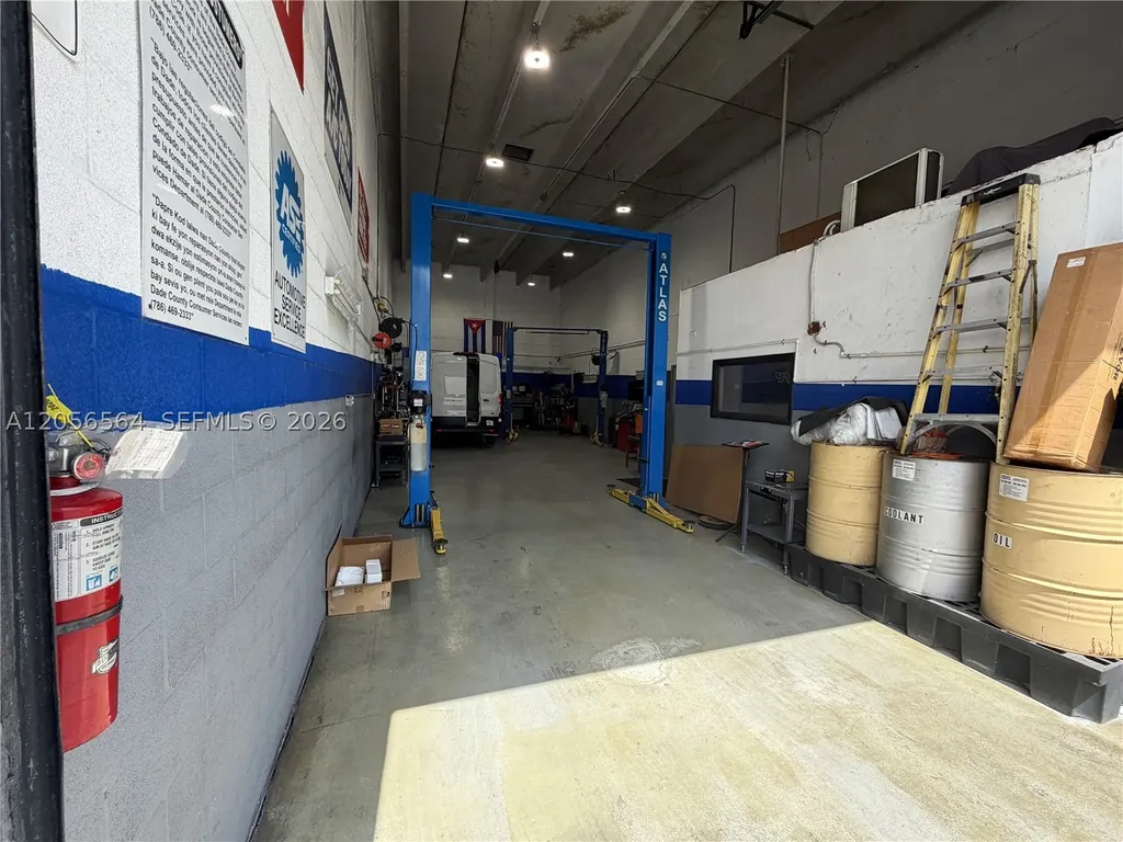 Mechanic Shop NW For Sale Hialeah Gardens FL 33018